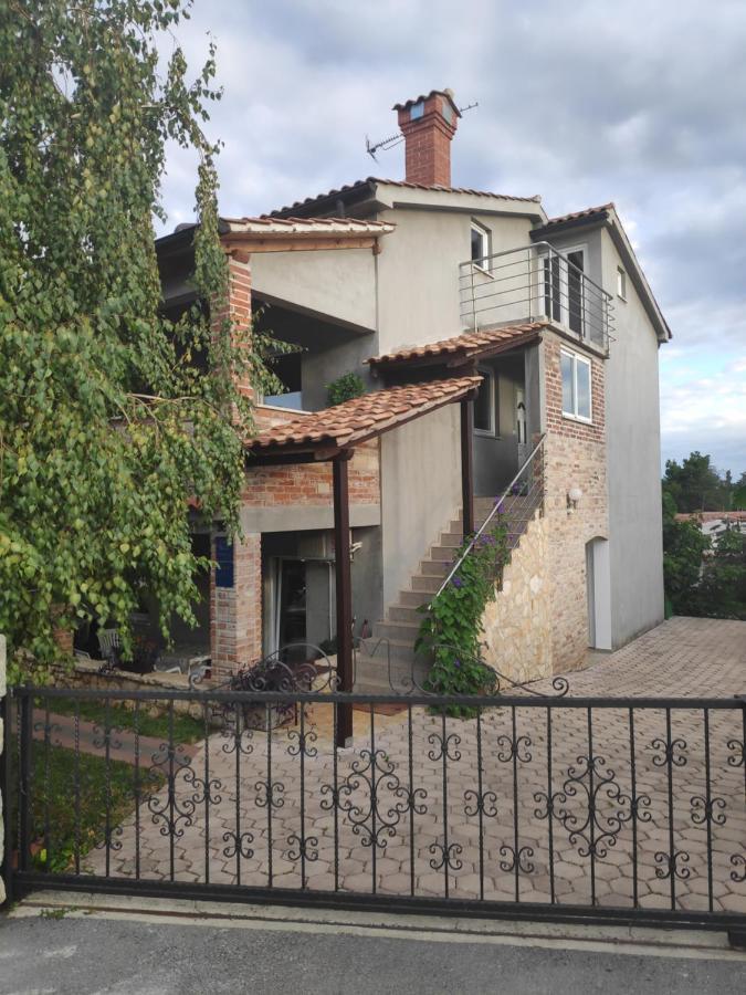 Apartmani Memic 100 M Do Plaze, Apartments Memic Only 100M From Beach Porec Bagian luar foto