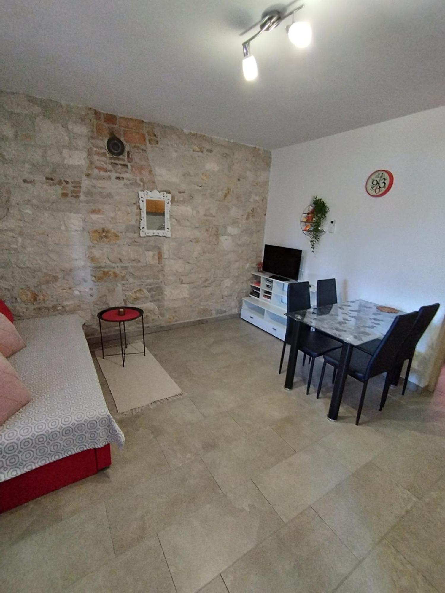 Apartmani Memic 100 M Do Plaze, Apartments Memic Only 100M From Beach Porec Bagian luar foto