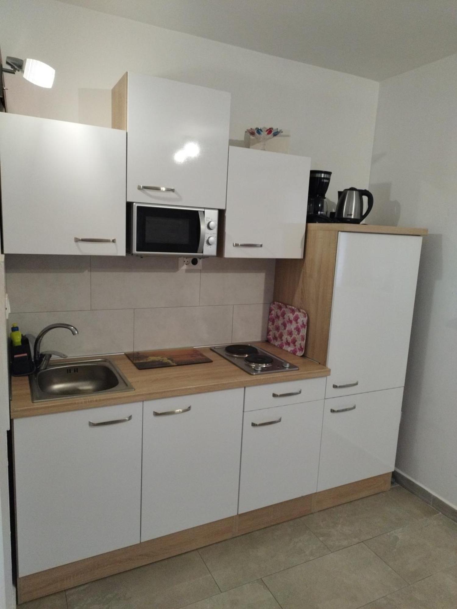 Apartmani Memic 100 M Do Plaze, Apartments Memic Only 100M From Beach Porec Bagian luar foto
