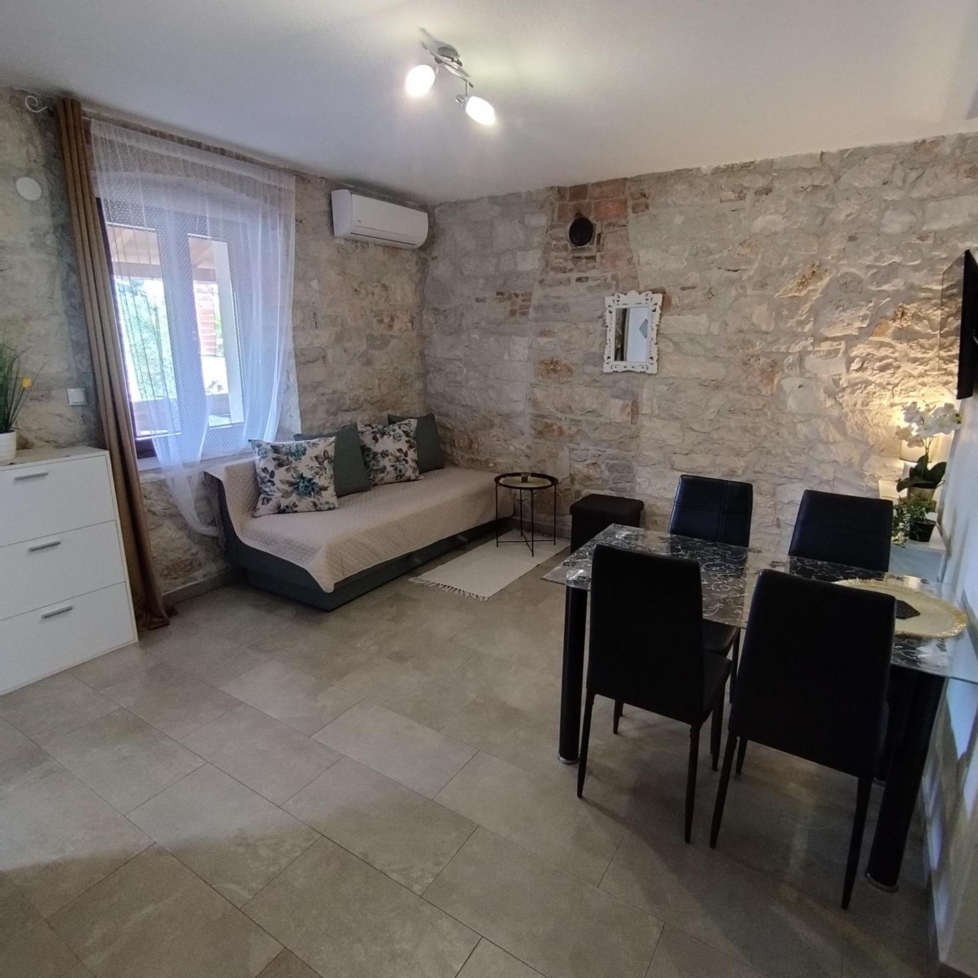 Apartmani Memic 100 M Do Plaze, Apartments Memic Only 100M From Beach Porec Bagian luar foto