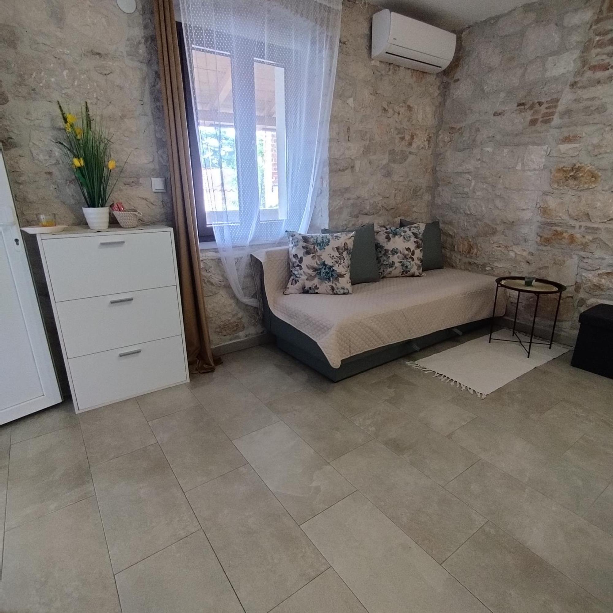 Apartmani Memic 100 M Do Plaze, Apartments Memic Only 100M From Beach Porec Bagian luar foto