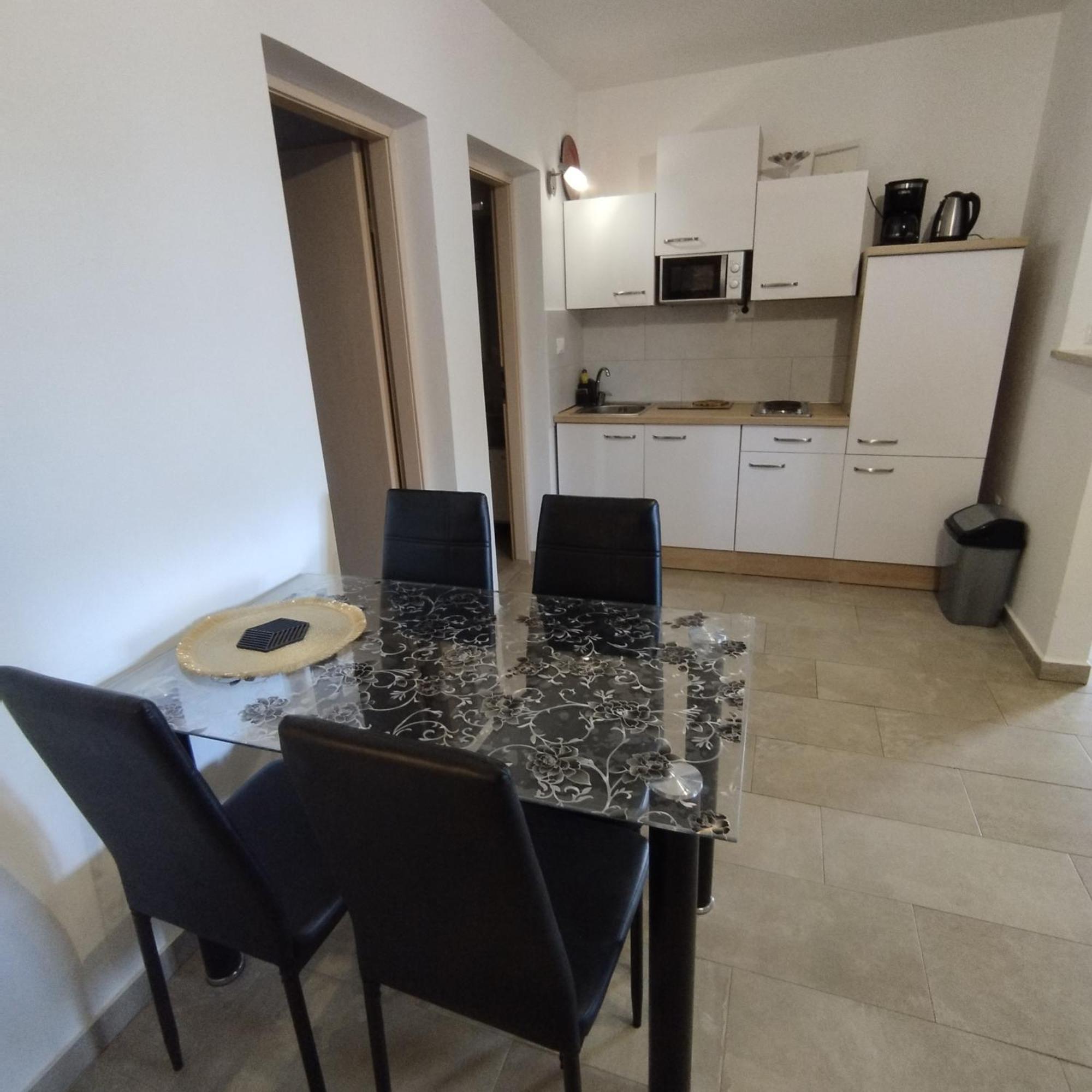 Apartmani Memic 100 M Do Plaze, Apartments Memic Only 100M From Beach Porec Bagian luar foto