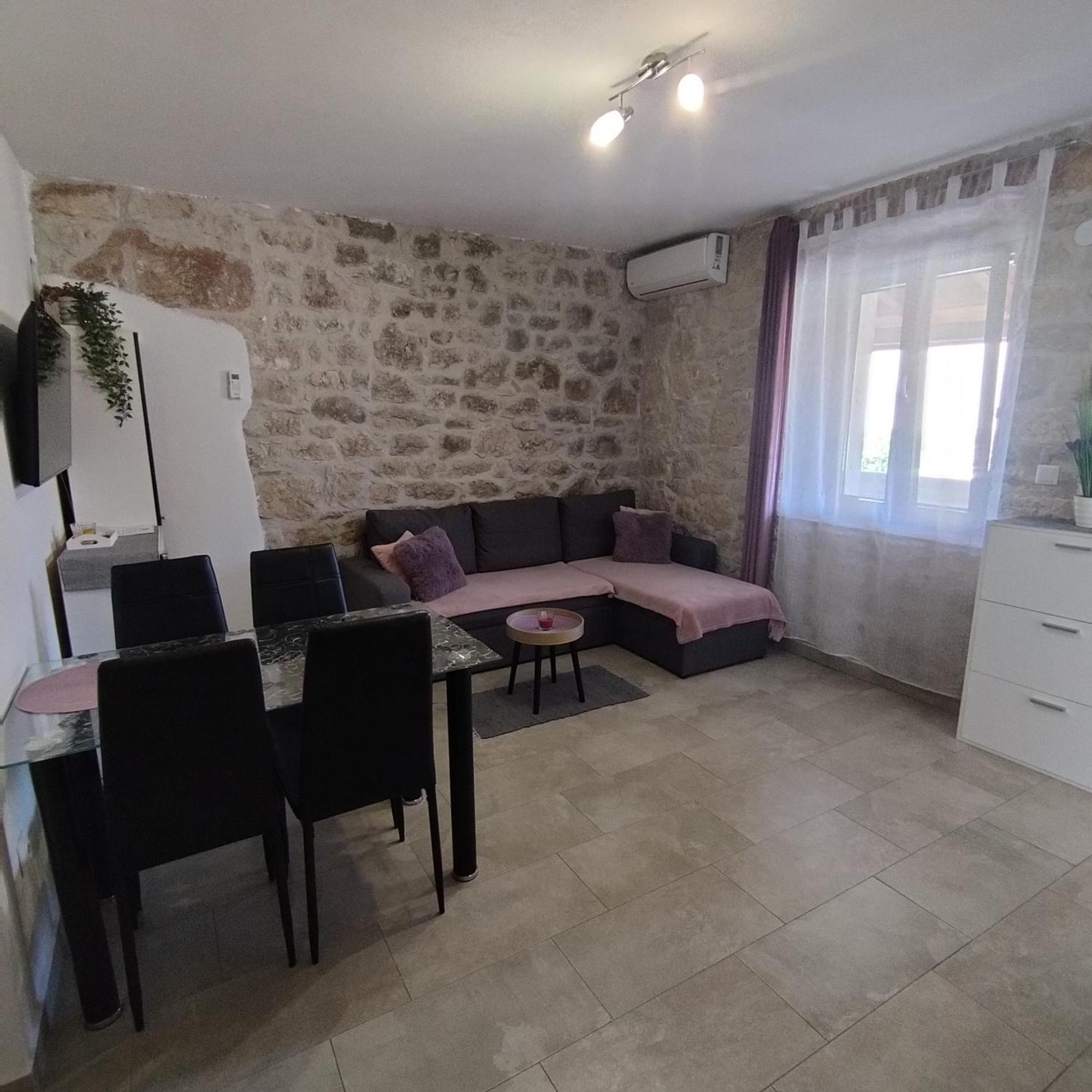 Apartmani Memic 100 M Do Plaze, Apartments Memic Only 100M From Beach Porec Bagian luar foto