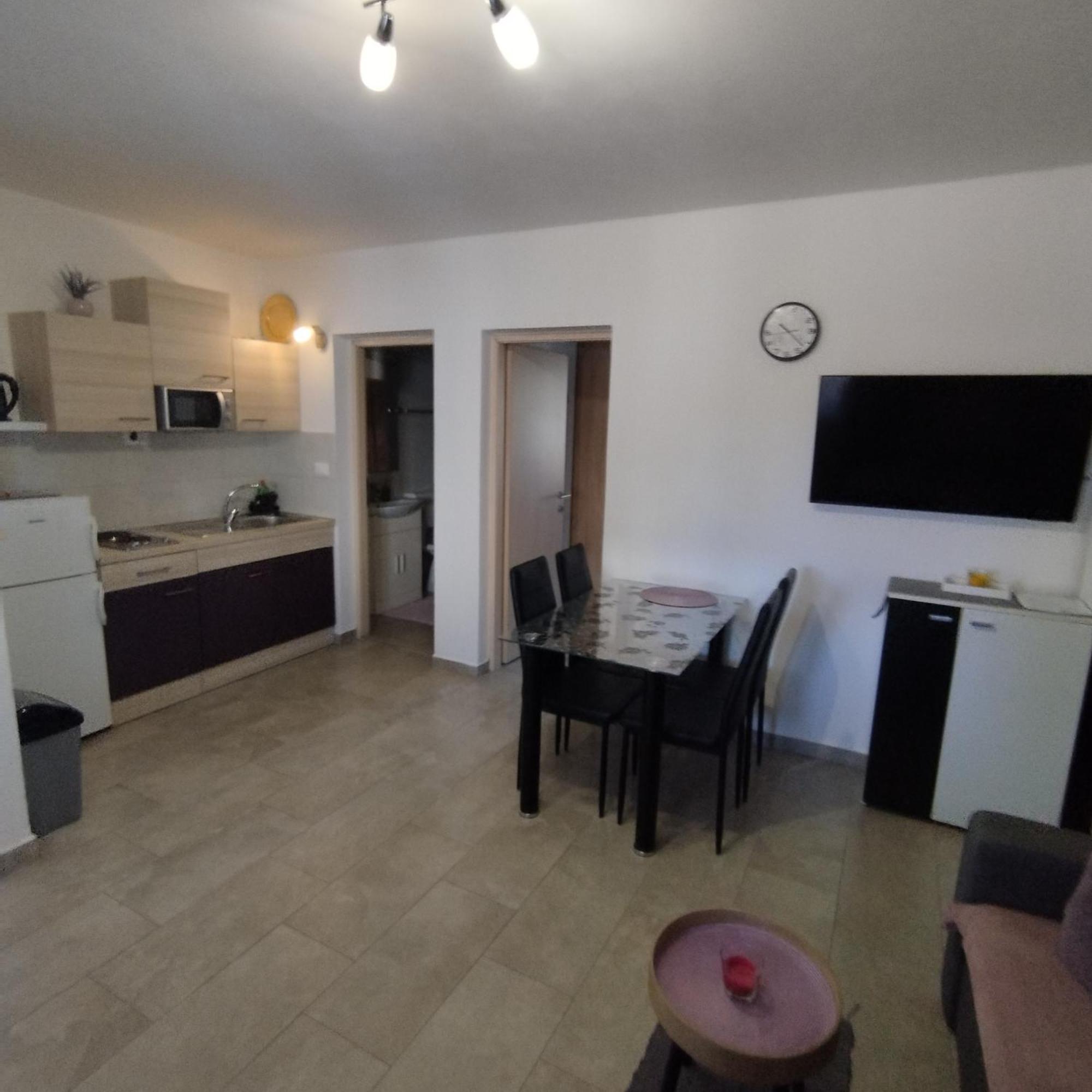 Apartmani Memic 100 M Do Plaze, Apartments Memic Only 100M From Beach Porec Bagian luar foto