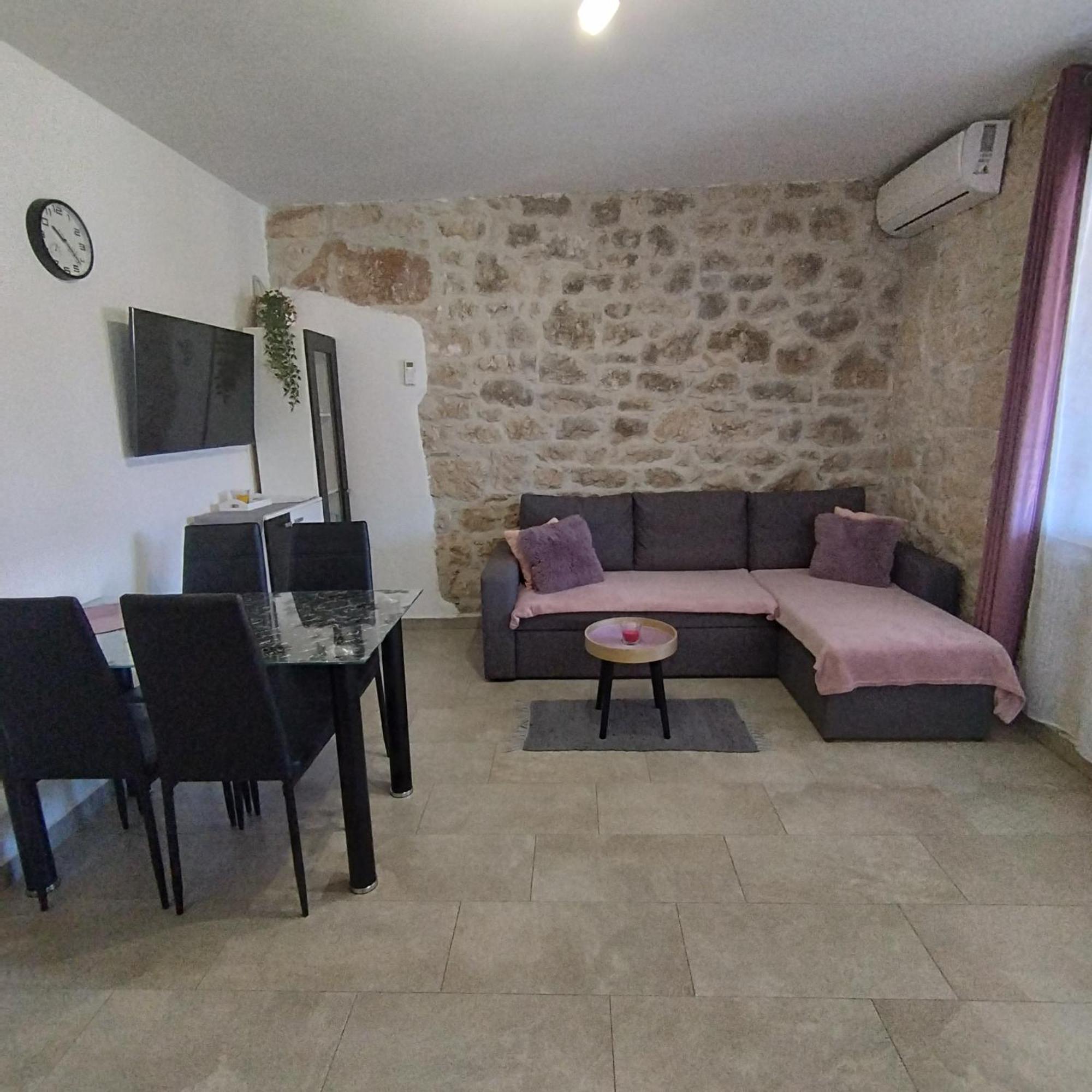 Apartmani Memic 100 M Do Plaze, Apartments Memic Only 100M From Beach Porec Bagian luar foto